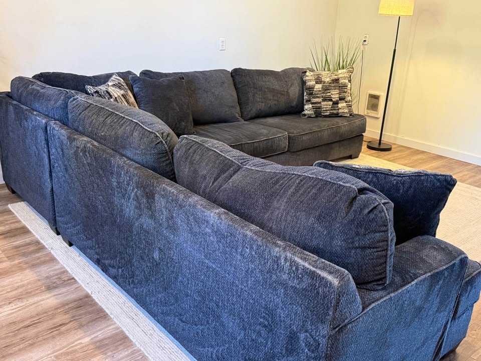 Ashley furniture 3-pc Abberson sectional couch delivery available