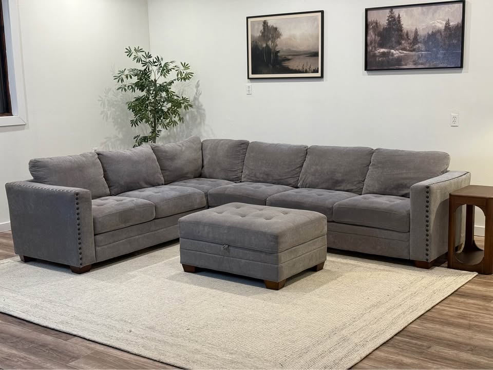Costco Thomsonvill sectional couch delivery available